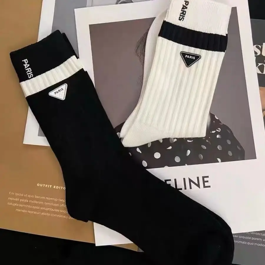 2-pair best-selling black and white breathable triangle logo thick double-knit socks - fashionable retro lettered mid-calf socks