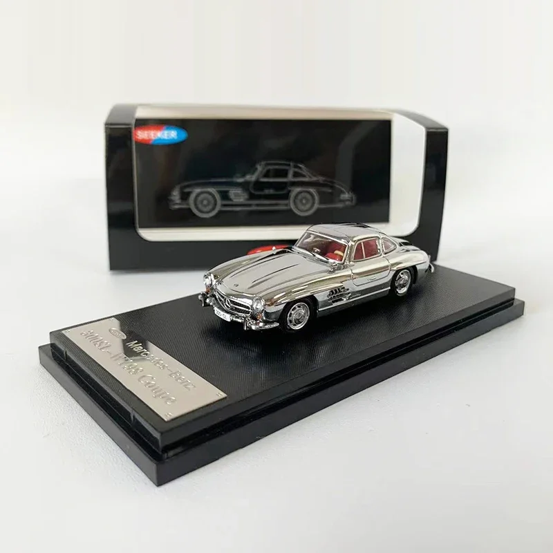 Seeker 1:64 Model Car SL W198 300SL Coupe Alloy Die-Cast Vehicle - Chrome Gold & Silver