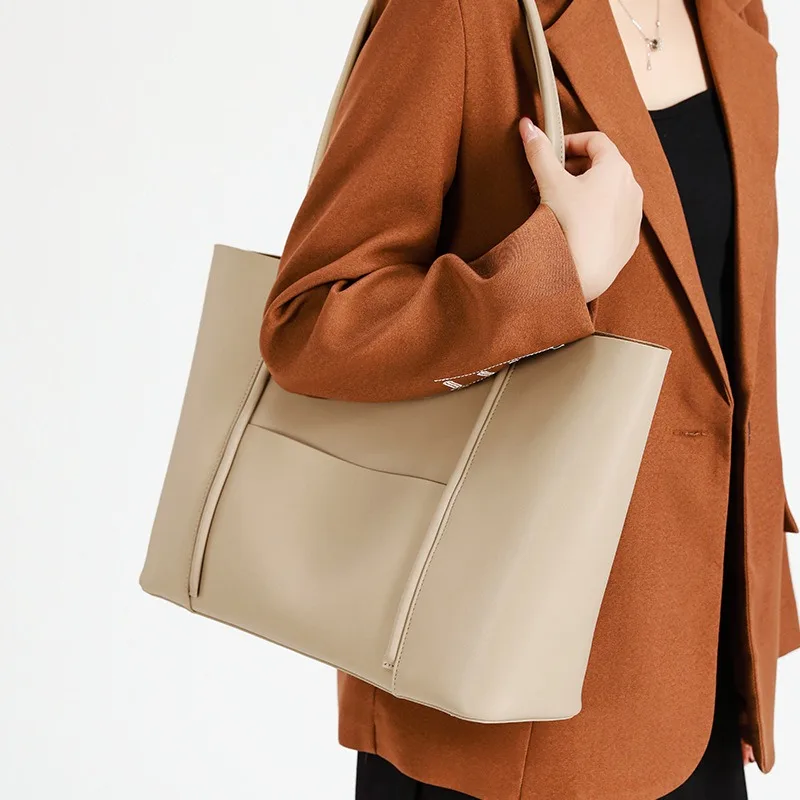 

2025 New Tote Bag for Women Large Capacity Genuine Leather Designer Luxury Bag Fashion Commuter Shoulder Bucket Bag Bags for