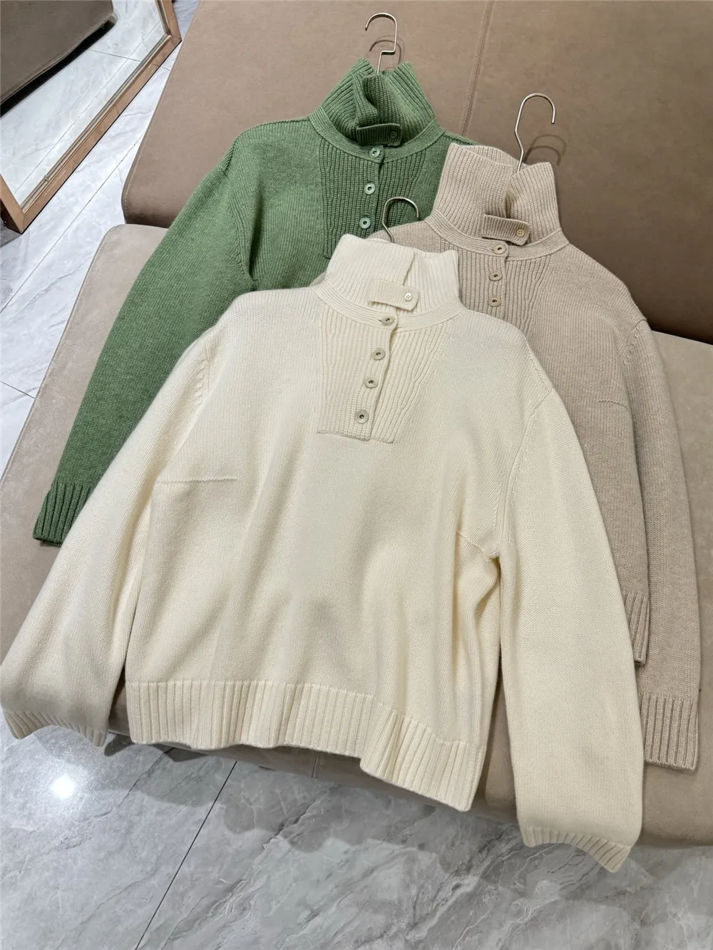 

Women's Autumn And Winter New Lapel Cashmere Knitted Casual Pullover