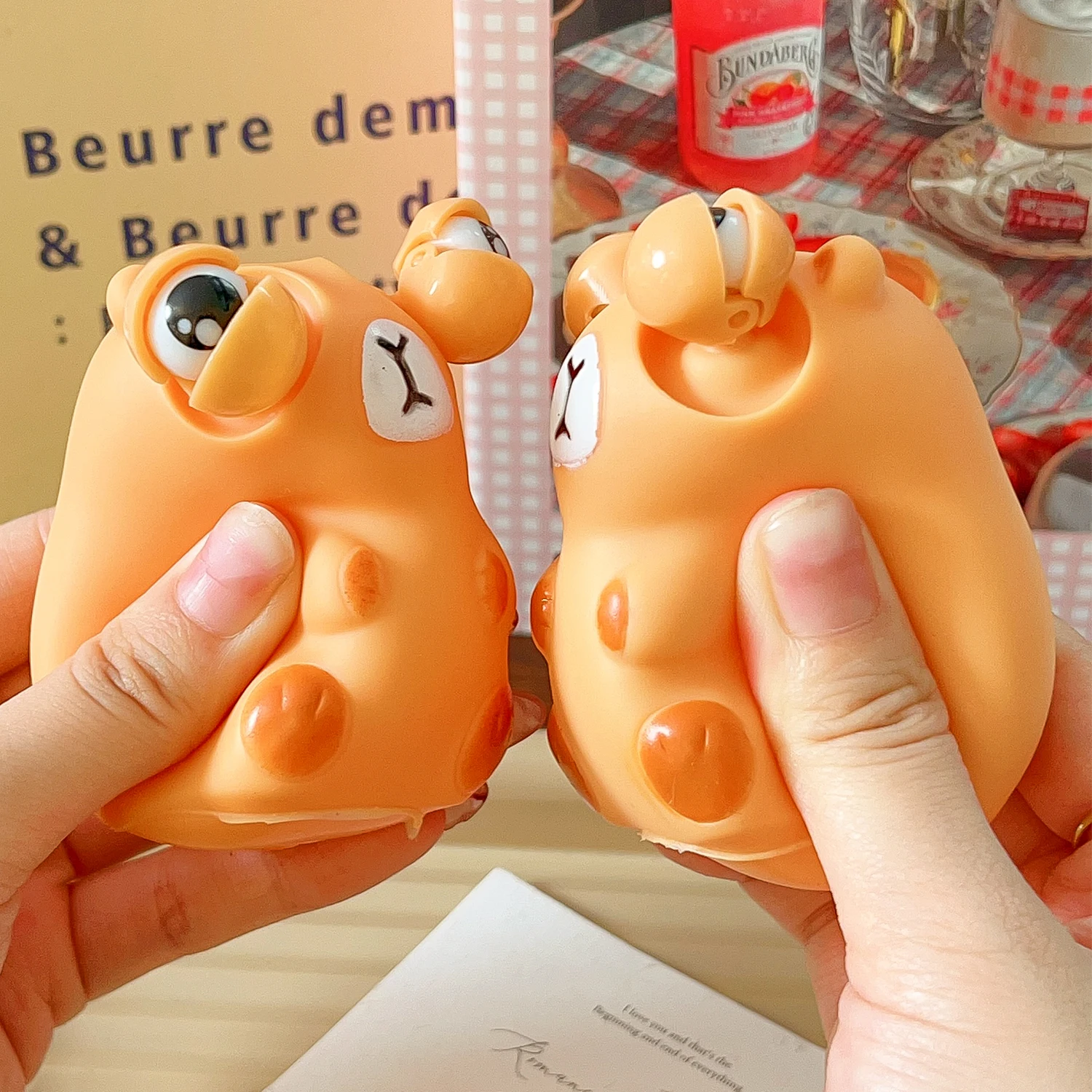 Funny Stare Capybara Squeeze Toys Pop Out of The Eyes Pinch Children's Decompression Tricks Toys Children's Pranks Funny Toys