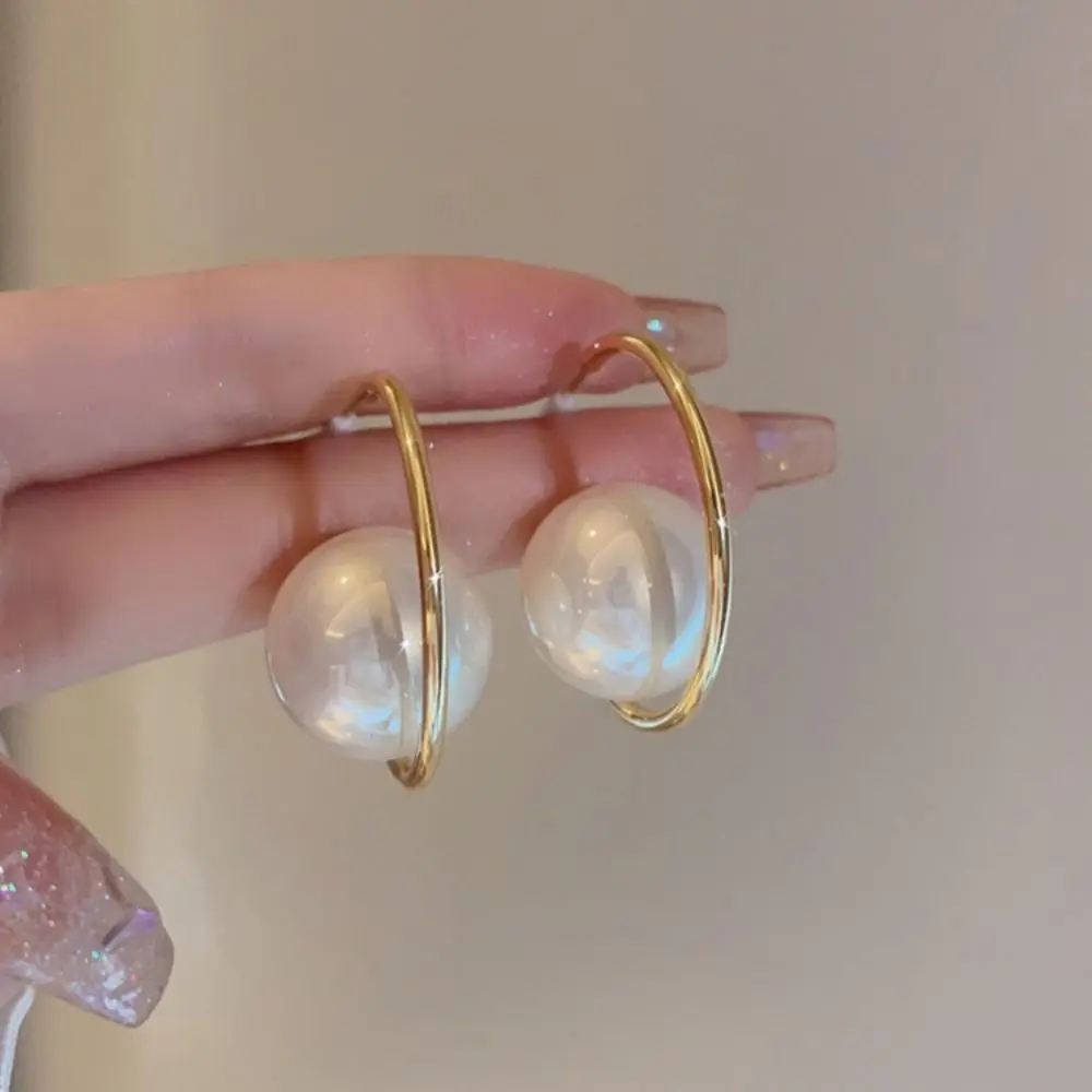 C-shaped Pearl Stud Earrings Fashion Exaggerated Large Pearl Earrings High-end sense Imitation Pearl Big Pearl Ear Loops Women