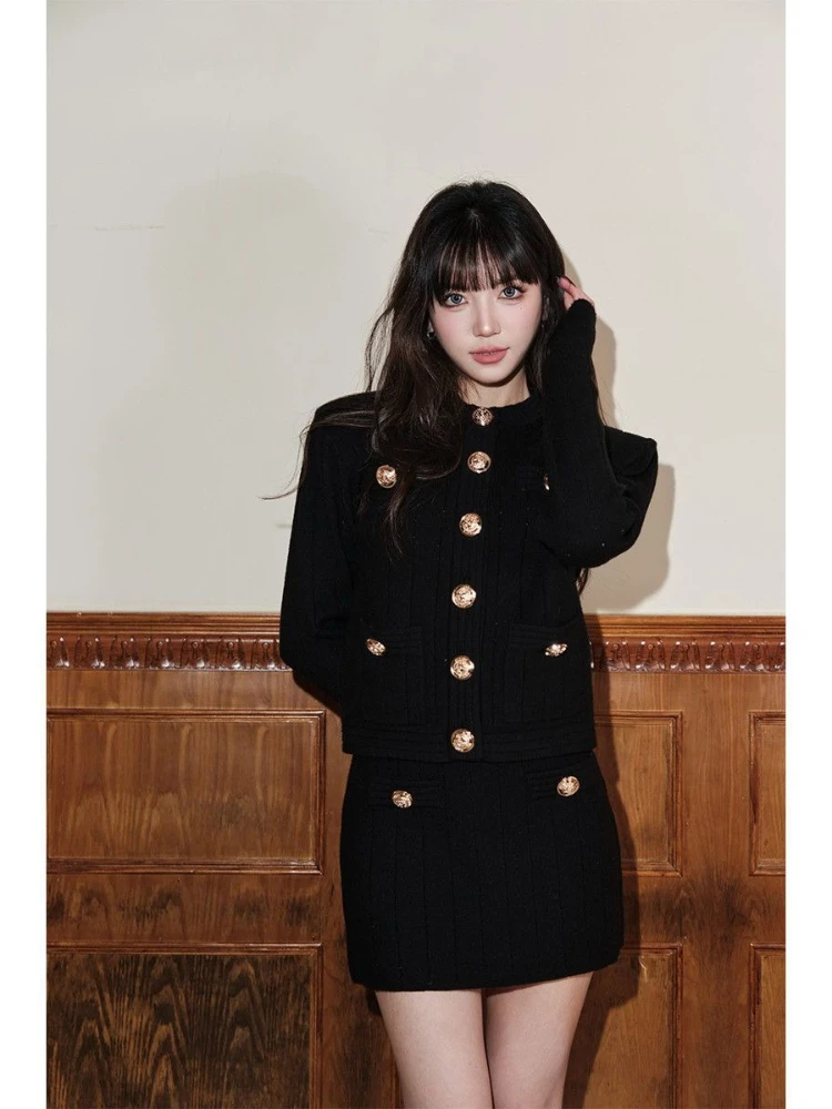 Golden Round Button Small Fragrant Style Knitted Suit with High-end Feel Slimming Half Body Skirt Hip Hugging Skirt for Women