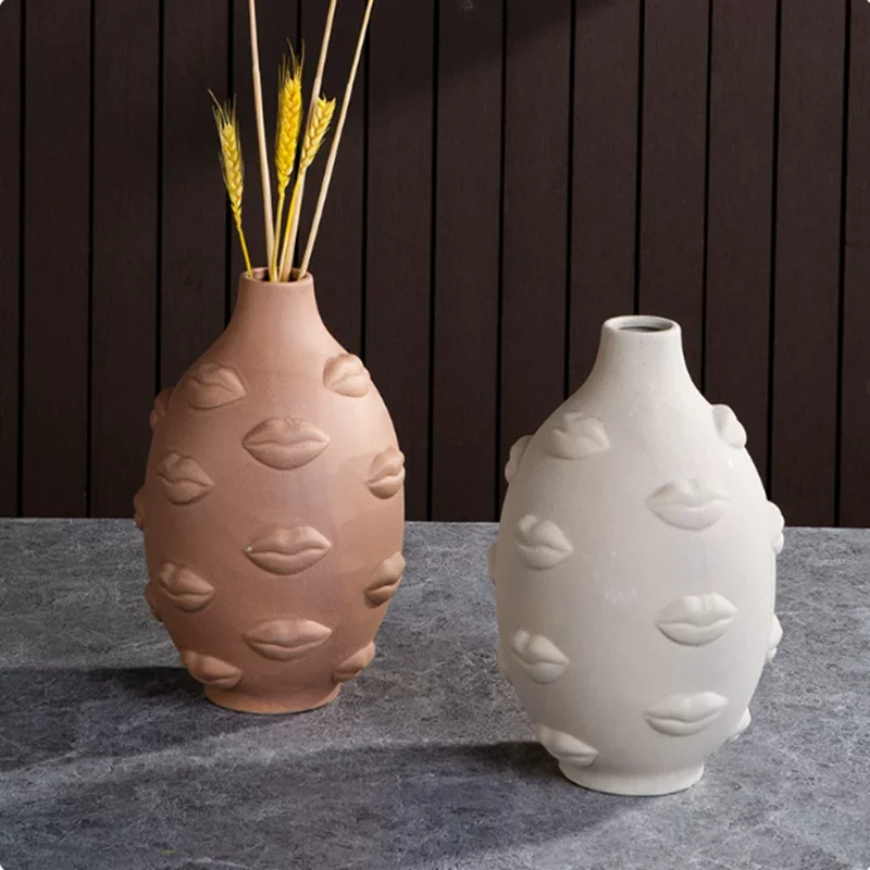 Scandinavian White Ceramic Vase Decoration Home Decoration Crafts Modern Interior Decoration Countertop Vase Art Face Shape Vase