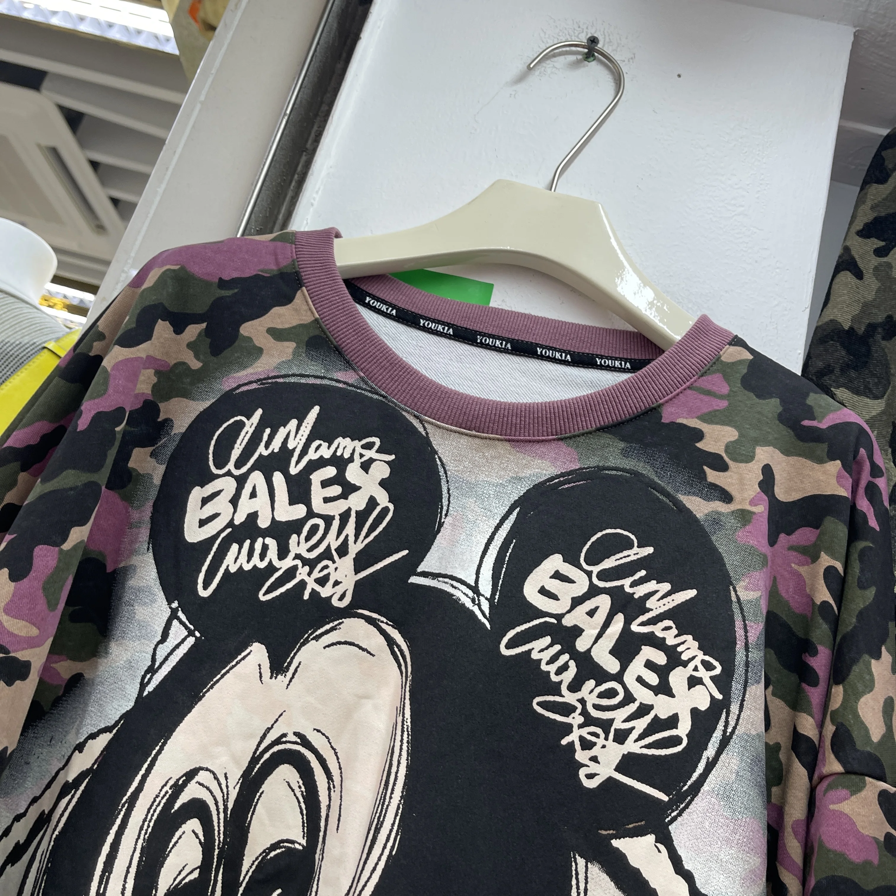 2025 Autumn New Loose Short Simple Design Camouflage Letter Retro Sweatshirt Women Cartoon Print Round Neck Pullover Sweatshirt