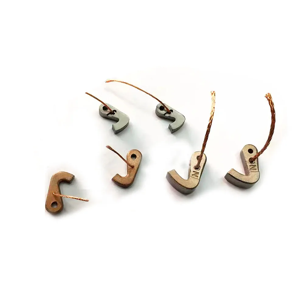 

1pcs Motor carbon brush packer carbon brush P327 hook type DC motor carbon brush 4X16x17