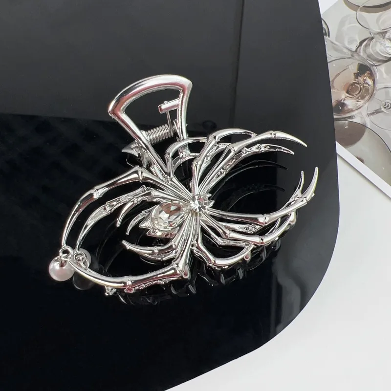 Gothic Silver Black Color Alloy Spider Shaped Hair Claw Clip for Women Fashion Shark Clips Halloween Decoration Hair Accessories