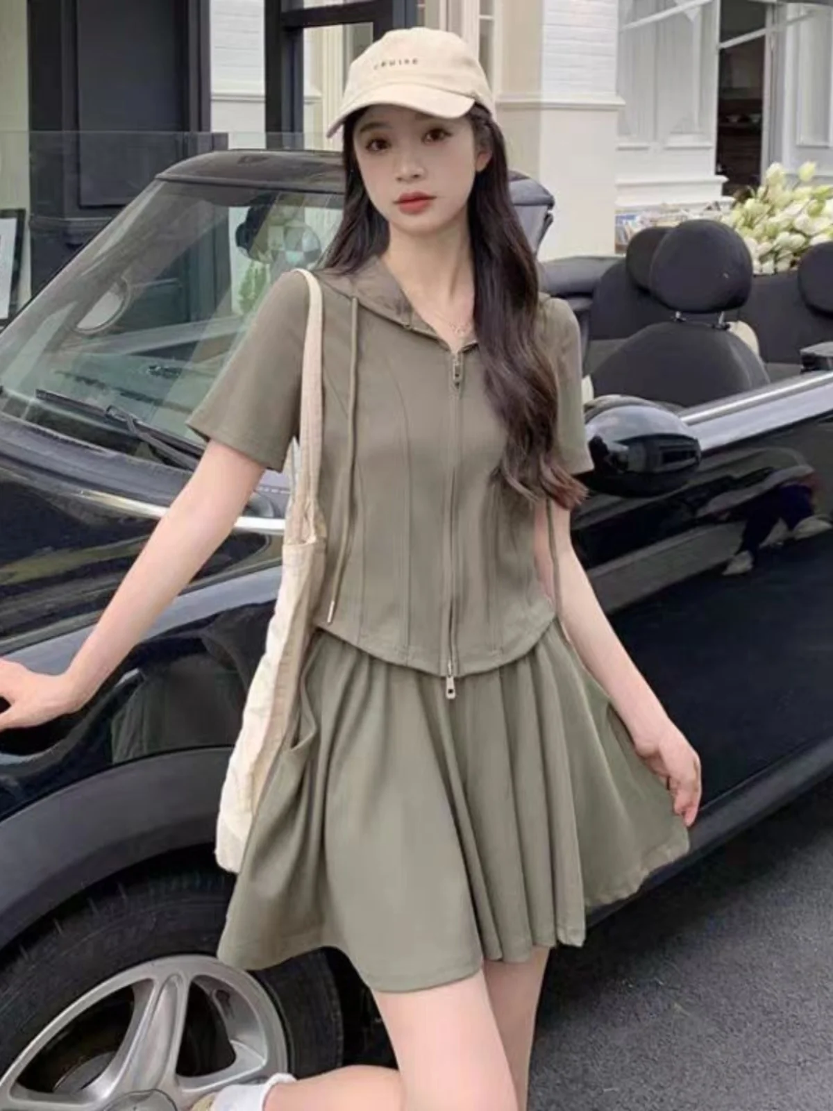 

Комплект спортивной одежды для похудения для женщин больших размеров: повседневные свободные шорты с широкими штанинами, комплект из двух предметов, летний модный комплект из полиэфирного волокна на молнии