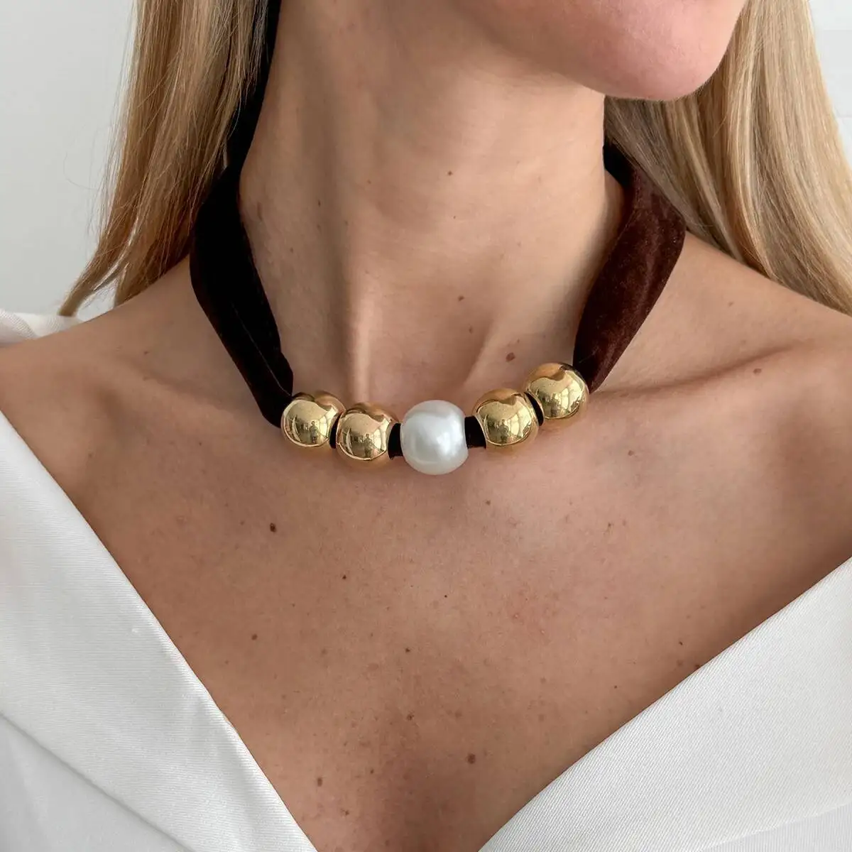 

SHIXIN 5 Styles Retro Leopard Print Velvet Rope Short Choker Necklace Women Luxury Imitation Pearl Clavicle Neck Chain Jewelry