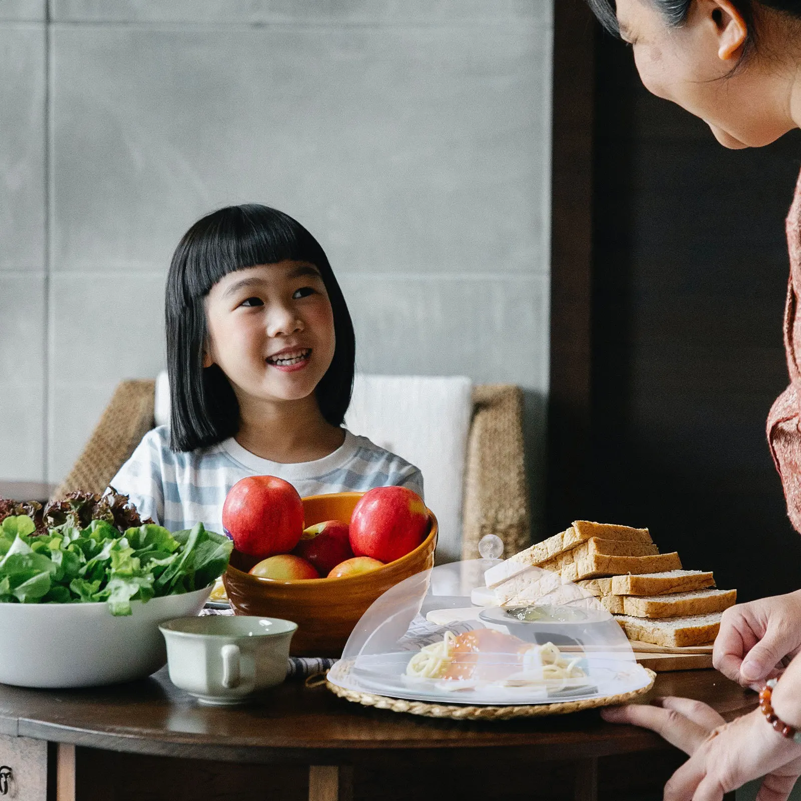 

1Pcs Food Cover Tent Pc Acrylic Transparent Round Shape Protect Dust Bugs for Bbq Picnic Party 12 Inches Acrylic Food Cover