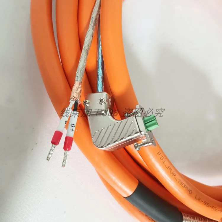 Connect The 2090-CSBM/WM1DE-18/14AA/FXX Servo Motor Power Connection Cable