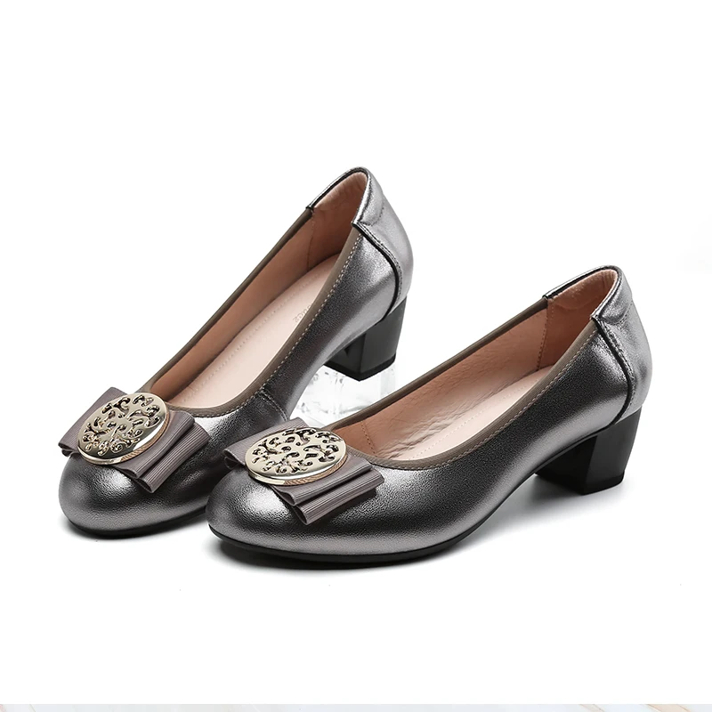 Leather Shoes Slip-on Shallow Mouth Bow Women\'s Shoes Large Size Pumps Soft Bottom Mid Heel Round Head Silver Ladies Offer Toe