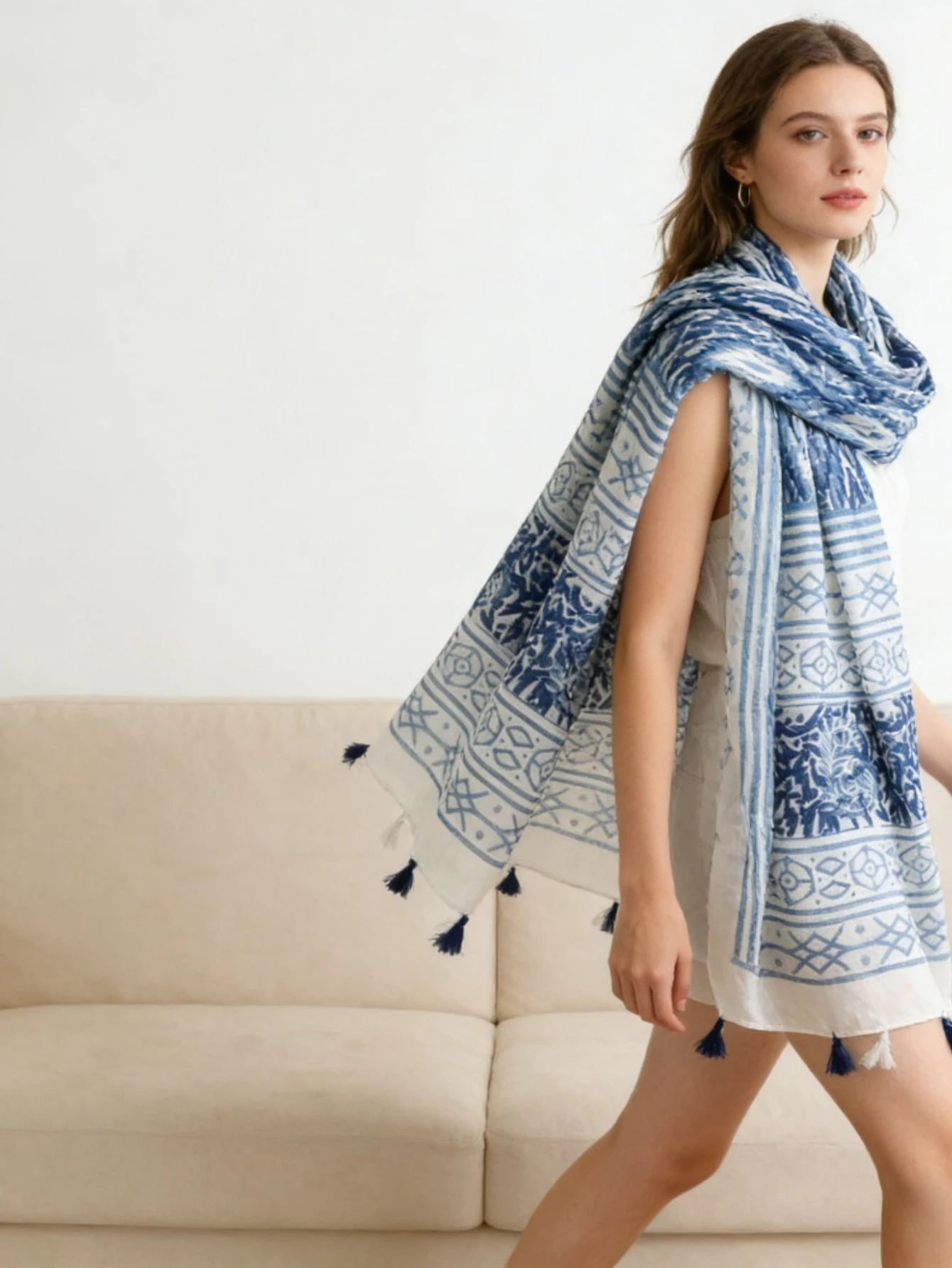1Pc Baotou Scarf Women's Silk Scarf Bohemian Blue and White Blue and White Porcelain Geometric Bali Yarn Fringed Shawl view 3