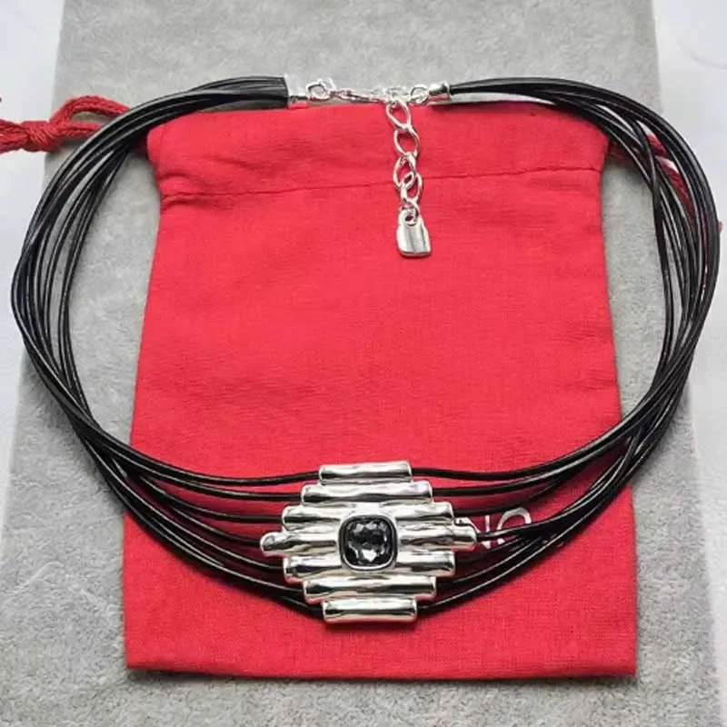 

2025 new Selling Exquisite High Quality UNO DE 50 Fashion Classic 925 Necklace Jewelry Romantic Holiday Gift