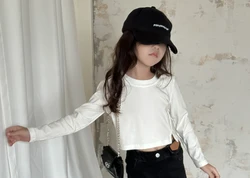 T-Shirt Girl autunno New Short Bottom Layer Shirt bambini Split Fork Design Sense 2024 moda abbigliamento per bambini