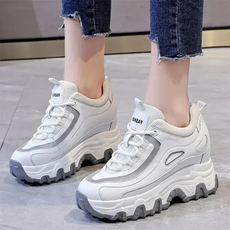 2025 ربيع الخريف مختلط اللون أحذية النساء منصة أحذية رياضية كاجوال تنفس أحذية رياضية السيدات الارتفاع زيادة حذاء رياضة
