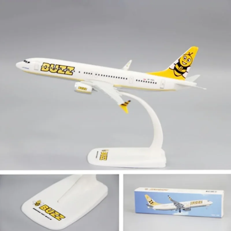 Aerei Buzz 1:200 Scale B737MAX8: Un Modello di Alta Precisione per Collezionisti e Appassionati di Aviazione