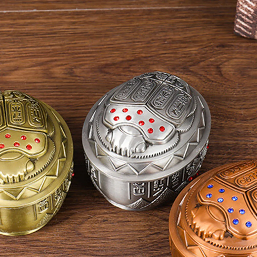 

Креативная пепельница из цинкового сплава в форме жука, держатель для сигарет, уникальный контейнер для окурков, изящное украшение, серебристый, для использования в помещении