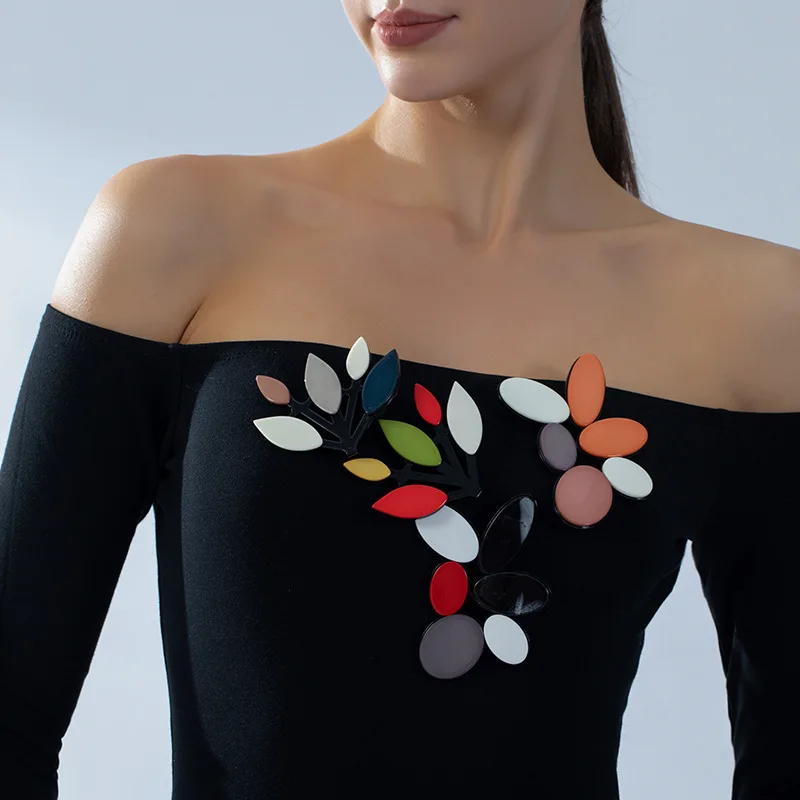 

DIY accessories Korean simple oval acrylic fashion brooch, exquisite and small corsage niche unique accessories wholesale petals
