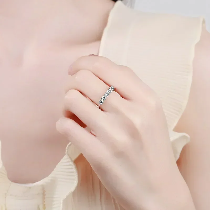 غرامة مجوهرات سيدة PT950 البلاتين تألق الماس VVS1 D اللون 0.5CT مويسانيتي خمسة صف فاخر ممتاز خاتم الزواج النساء