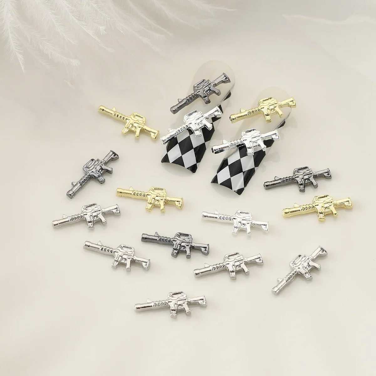 10 قطعة سبائك بندقية شكل مسمار السحر الذهب الفضة الفاخرة المعادن Vintage مسمار الفن اكسسوارات ثلاثية الأبعاد DIY بها بنفسك مانيكير جزء الديكور 11*6.5 مللي متر
