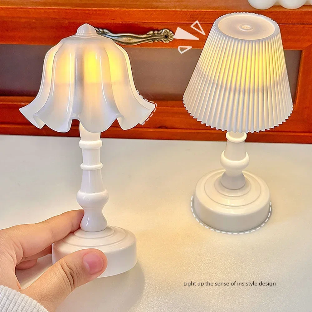 Mini Night Light led Eye Protection Book Lamp LED Table Lamp Battery Powered Night Light Portable Bedside Student Reading Lamp