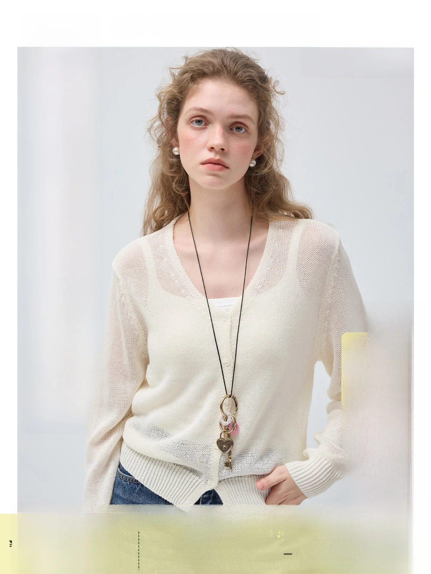 

Vega Chang Women's Wool Knitted Sweater Loose Fit Thin Spring New Arrival Breathable Short Sleeve V-Neck Casual Wear