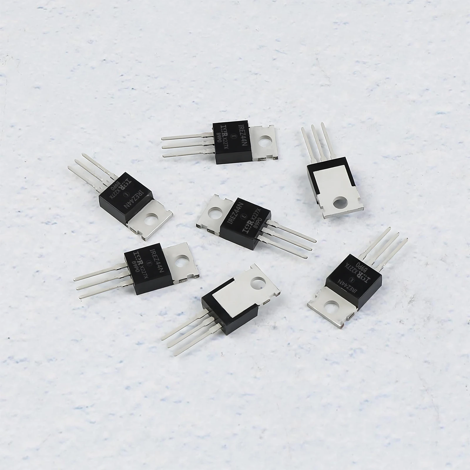 10/20pcs IRFZ44N IRFZ44 N-Channel Power MOSFET Transistor, International Rectifier Power 49A 55V 3-Pin TO-220