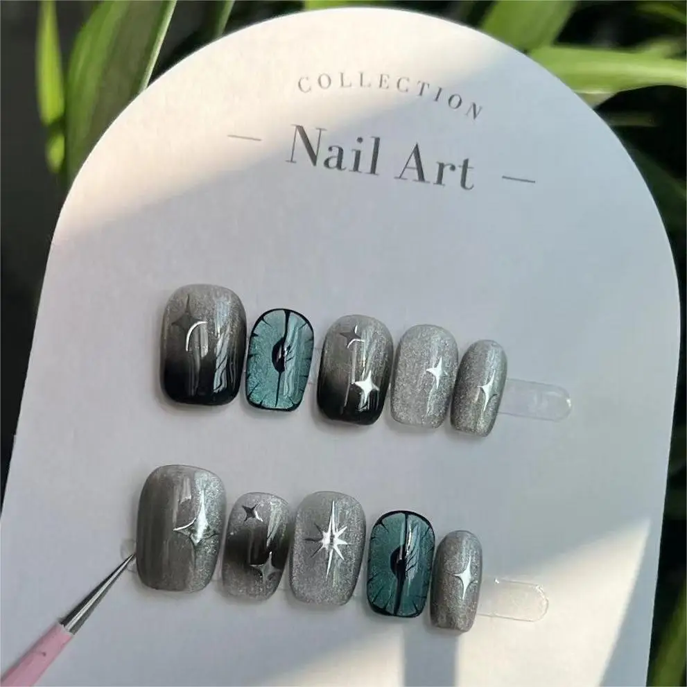 10 قطع/مجموعة أظافر صناعية قصيرة مستديرة بتأثير عين القط اللامع، أظافر فنية بتصميم ثعبان أسود أنيق، مزينة بأحجار الراين ونمط خطوط فضية، مانيكير مميز