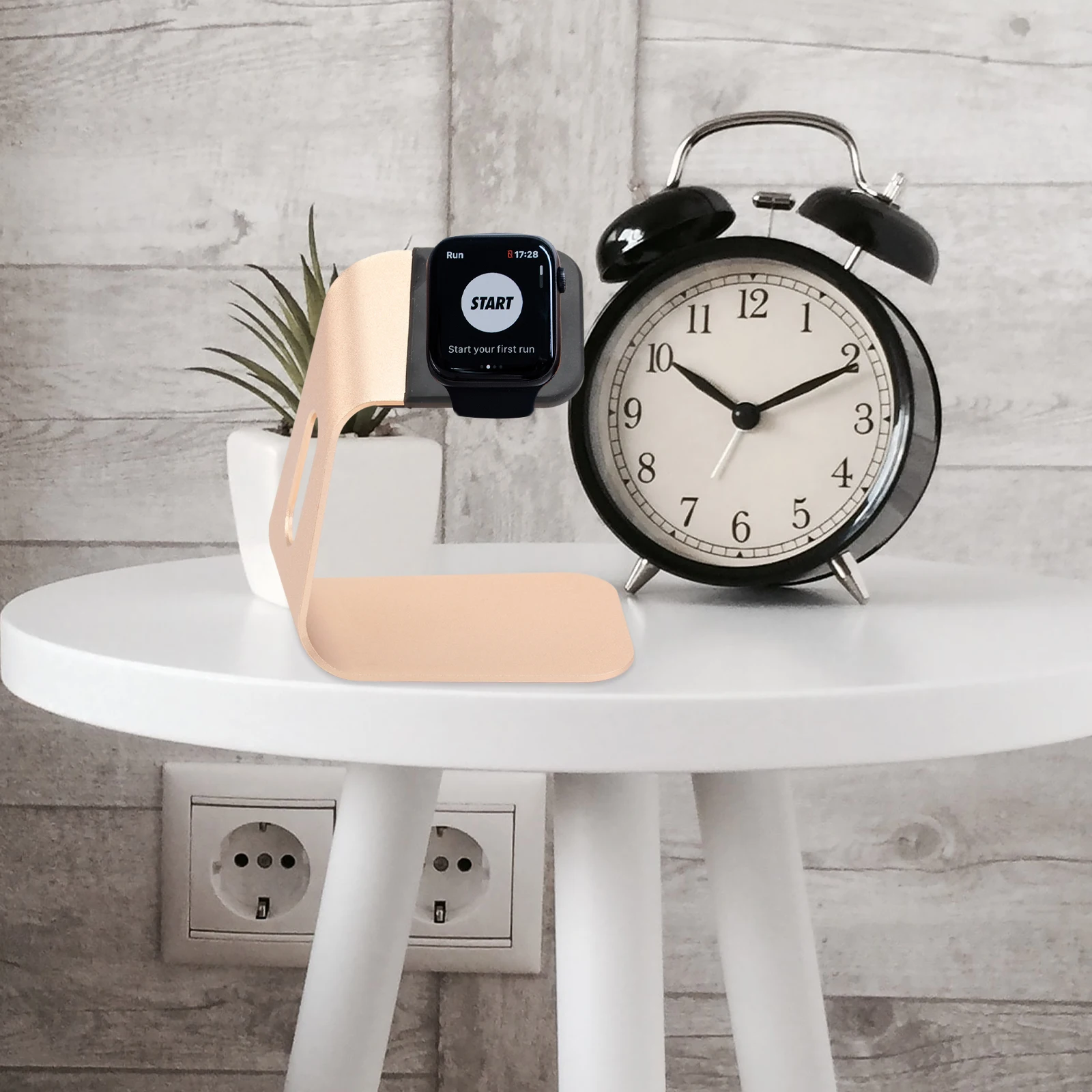 

Aluminum Alloy Charging Stand Holder For Gold Anti-Slip Design Convenient Viewing Angle Cable Management Support