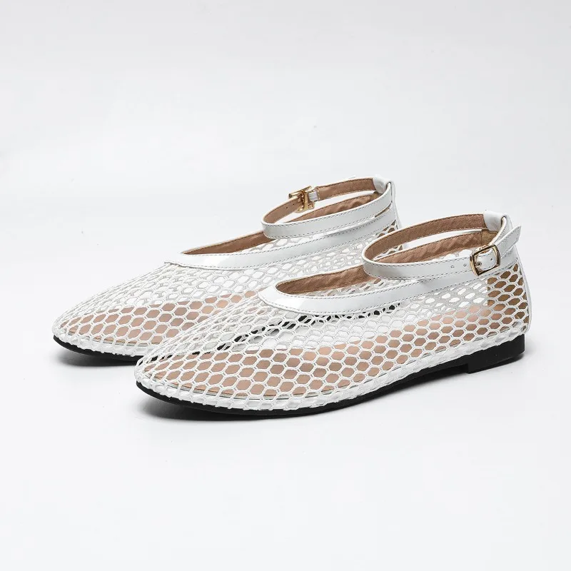 BIG SZIE 43 Comfortable Round Toe Buckle Strap Woman Flat Heels Fashion Design Hollow Out Breathable Mesh Female Sandals view 4