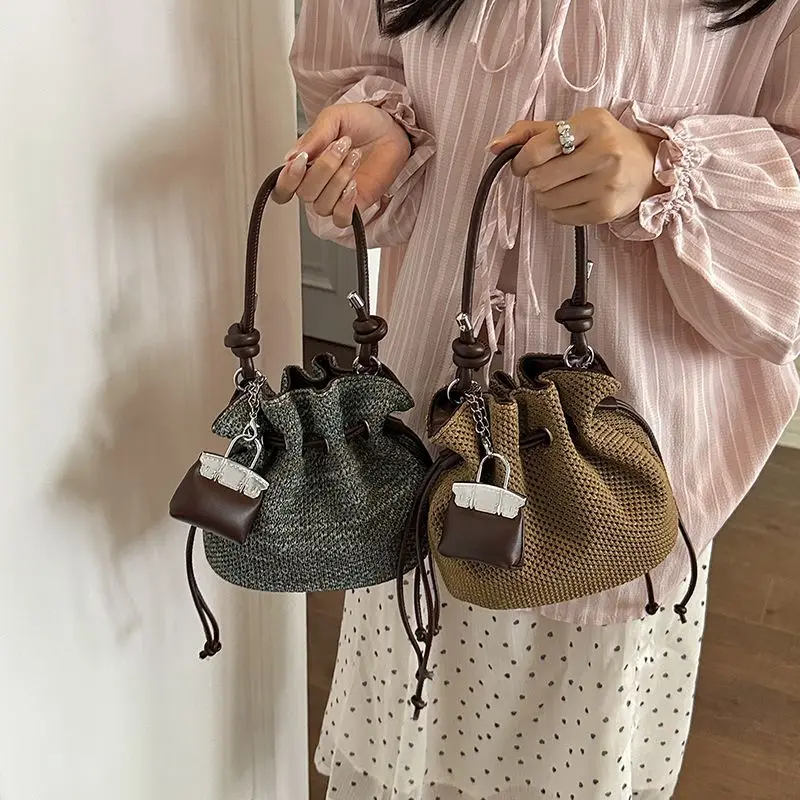 Niche Woven Drawstring Bucket Bag Women's New High-end Fashion Vacation Style Casual Versatile Single Shoulder Messenger Bag