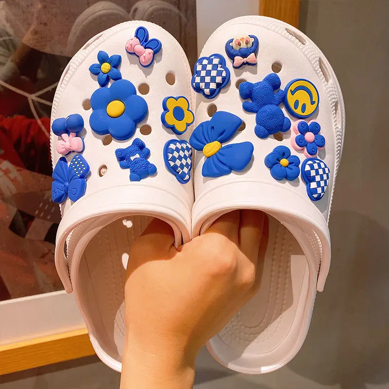 

DIY Cartoon Charms for Clogs 3D Stereo Funny Shoe Accessories Decoration for Shoe Buckles X-mas Gifts Pins Clogs Accessories