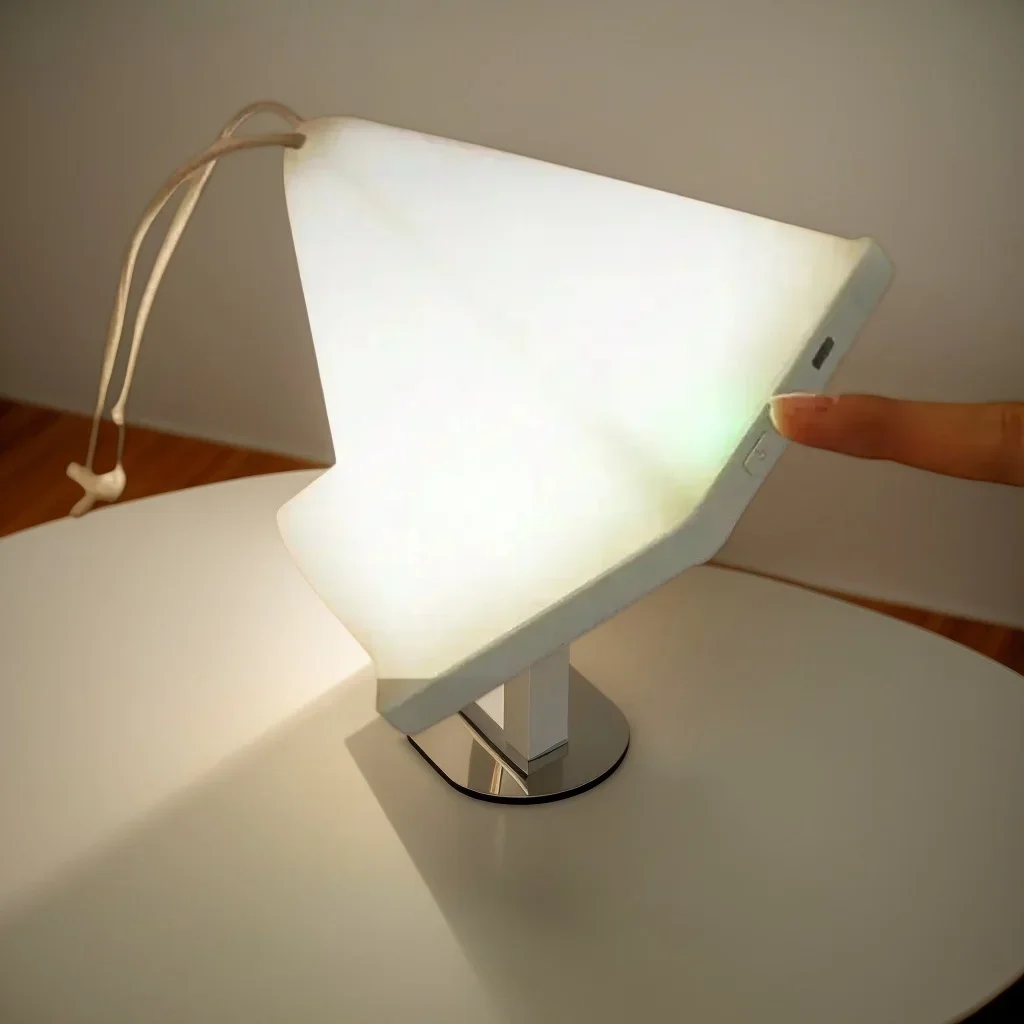 

​ ​ Многофункциональная аварийная лампа — спасательная лампа с зарядкой через USB для использования на открытом воздухе и источник питания ​ ​