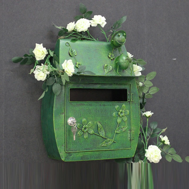 European Villa Mailbox Pastoral Vintage Wall-Hanging Locked Letter  Newspaper Box Posting Box School Waterproof Outdoor Mailbox