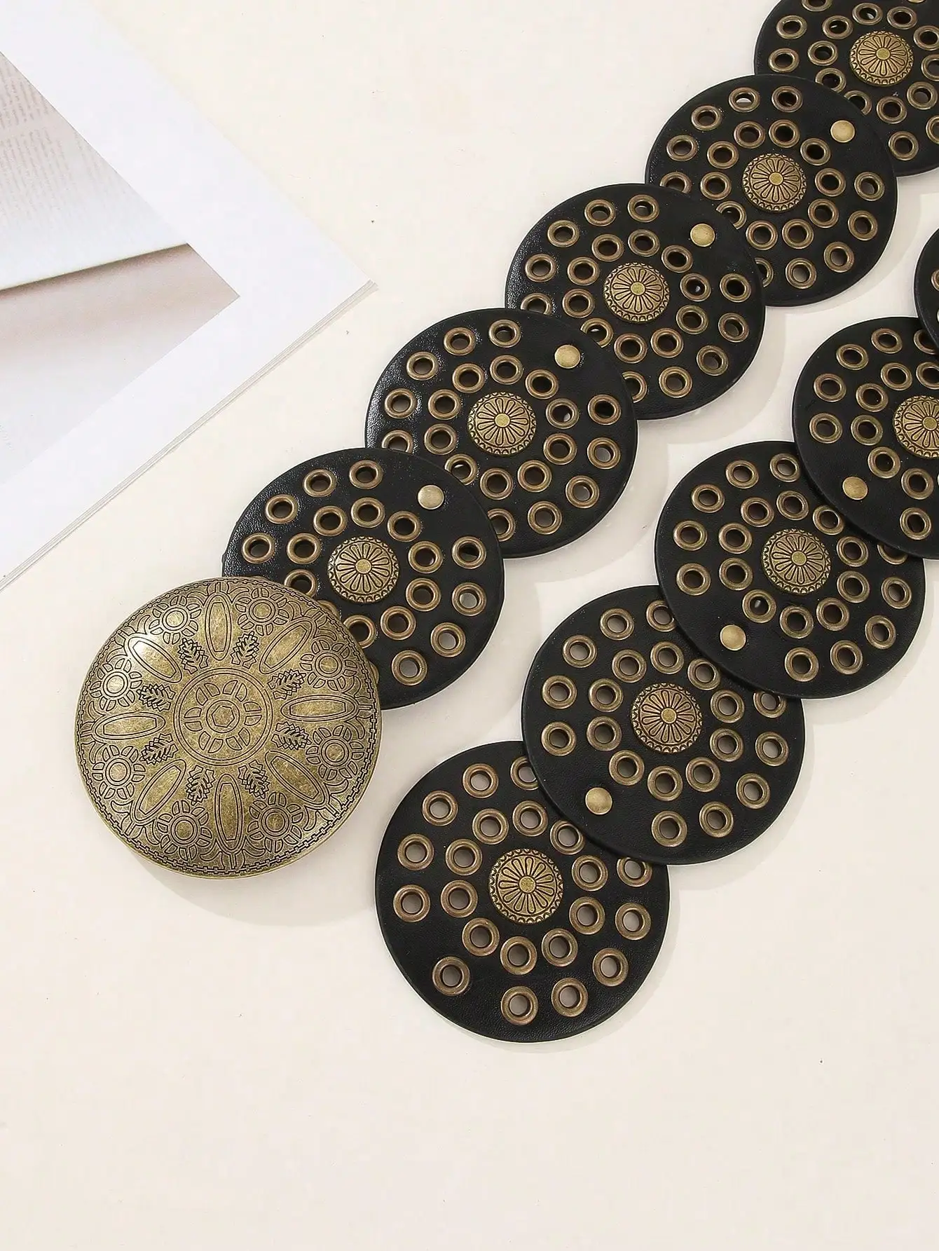 حزام HERSHINE النسائي الكلاسيكي المرصع بإبزيم دائري على شكل زهرة، طراز بوهيمي للجنسين، إكسسوار عصري، عيد الميلاد