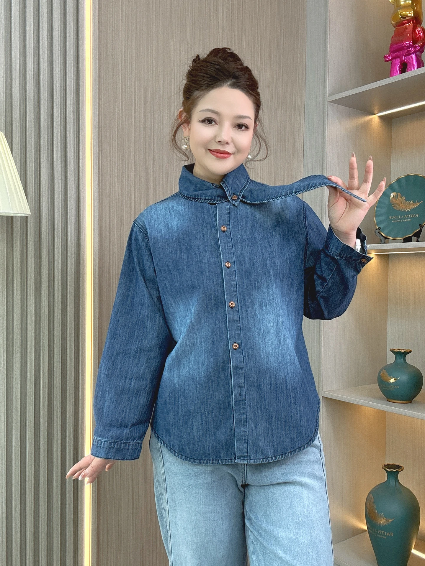 

Женская повседневная джинсовая рубашка больших размеров, новинка весны, свободный крой, стройнящий эффект, длинный рукав, топ с высокой талией, шелковистая, для офиса