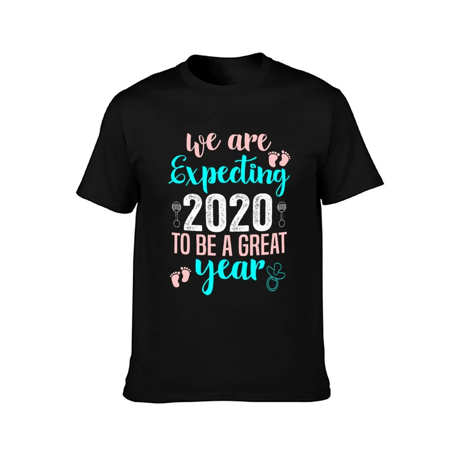 We are Expecting 2020 to be a Great Year T-Shirt Outdoor Working T-Shirt