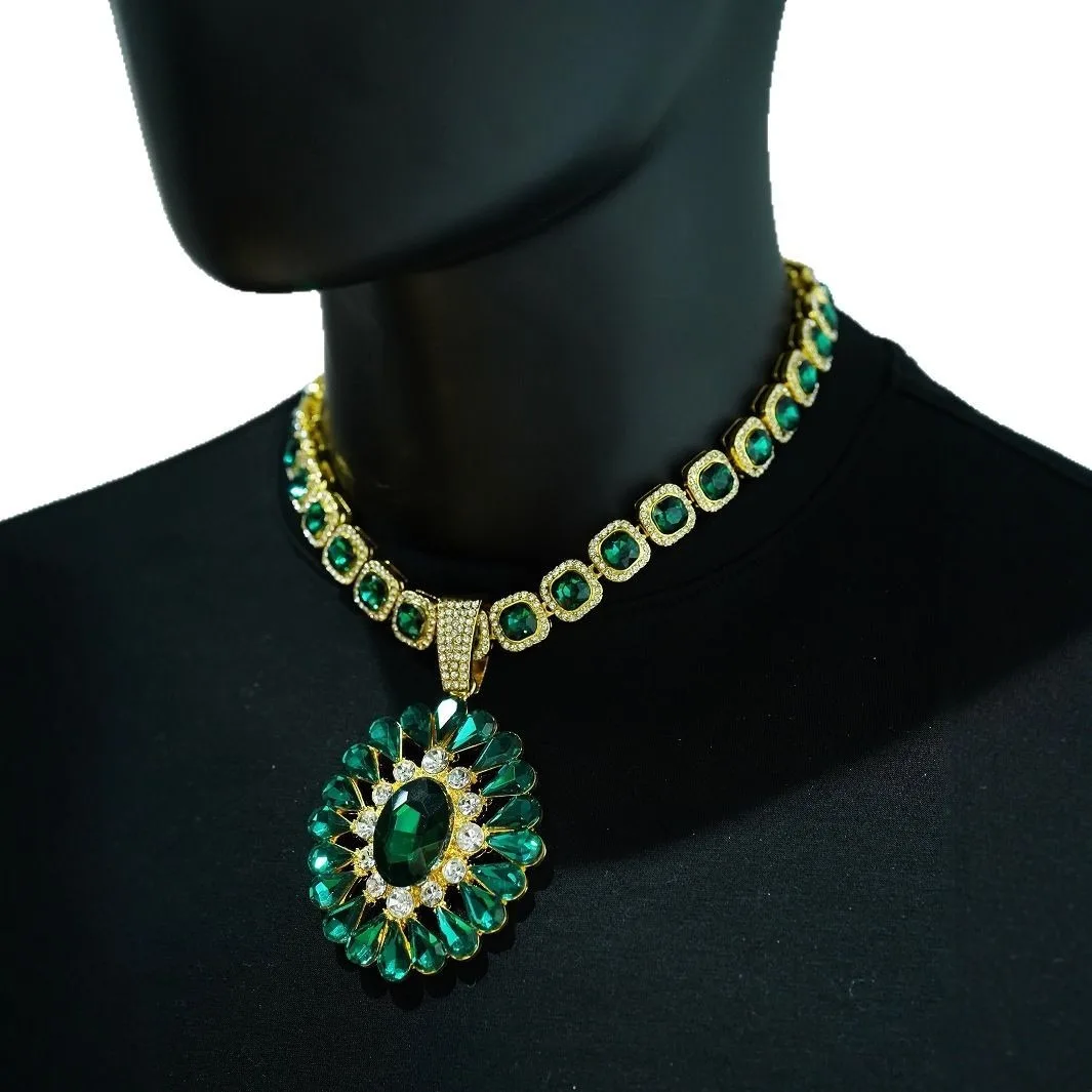 

New Iced Out Cuban Link Chain Flower Pendant Necklace for Women Men Hip Hop Bling Zircon Necklace Unisex Party Dress Jewelry