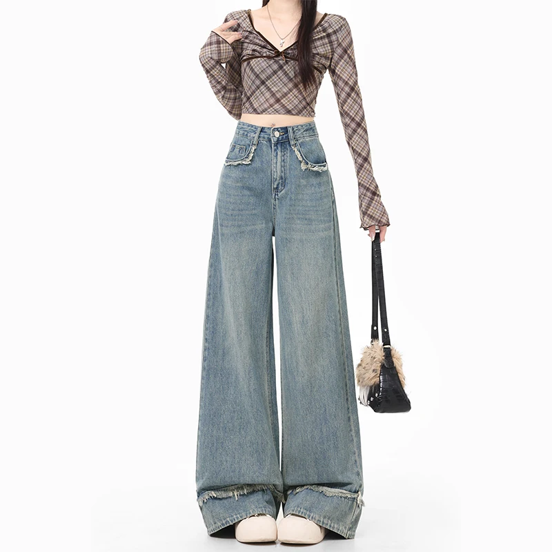 

Simple and sophisticated light blue frayed hem straight wide-leg jeans for women