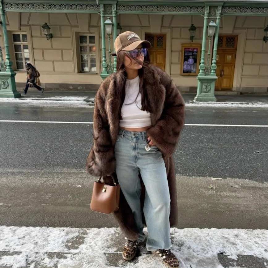 Winterbruine harige jas Extra lange pakkraag Nepbontjas High-end damesbontjas voor dames