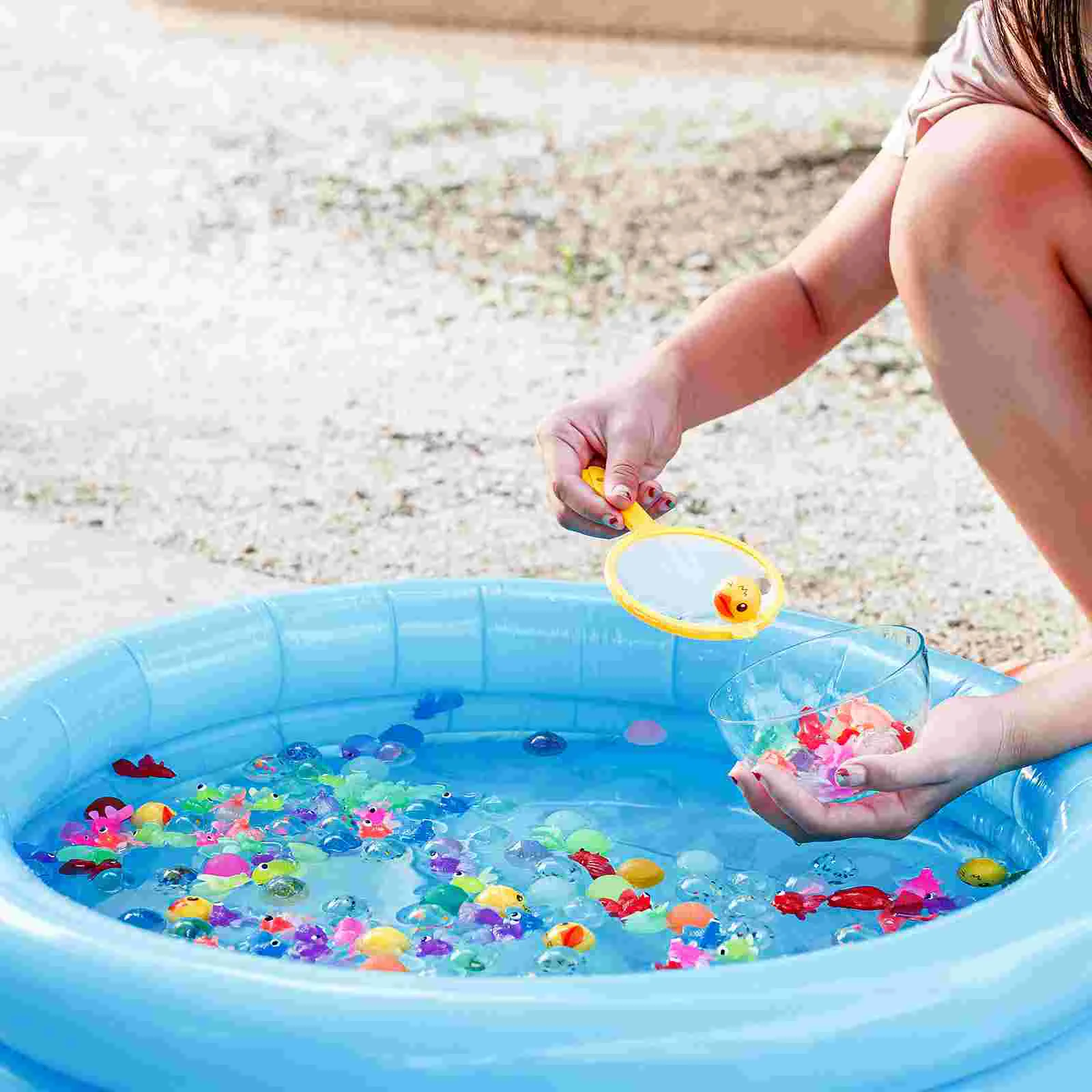 60 ซม.ถาดทรายเป่าลม Moldable Play Sandbox สําหรับเด็กกลางแจ้งในร่มแบบพกพาน้ําหนักเบาของเล่น Deflates ขนาดกะทัดรัด