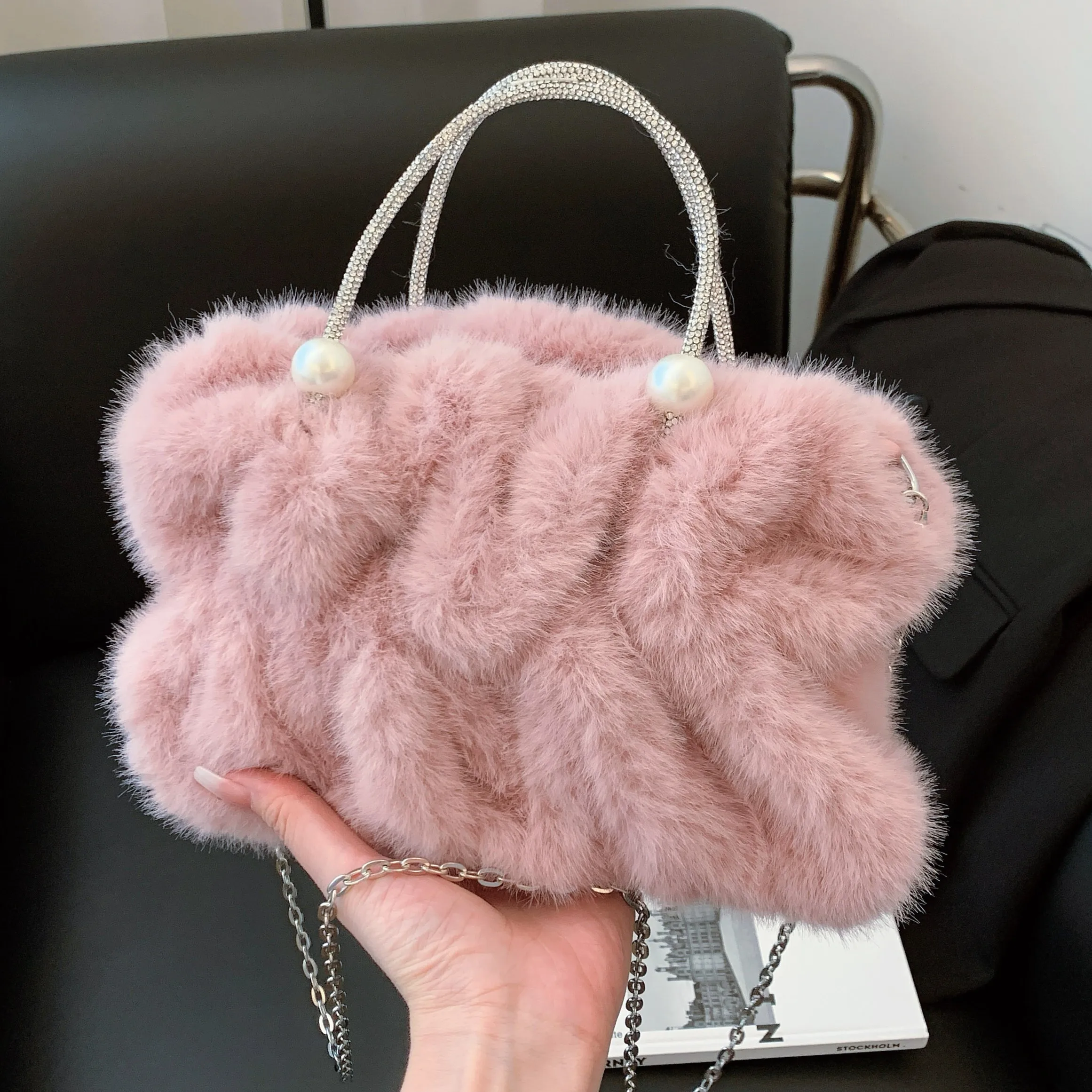 

Luxury Faux Fur Totes Bag New winter plush bag for 2026 Plush Purse Trendy 2026 Shoulder Bags Cold Woollen Design Handbag Purse