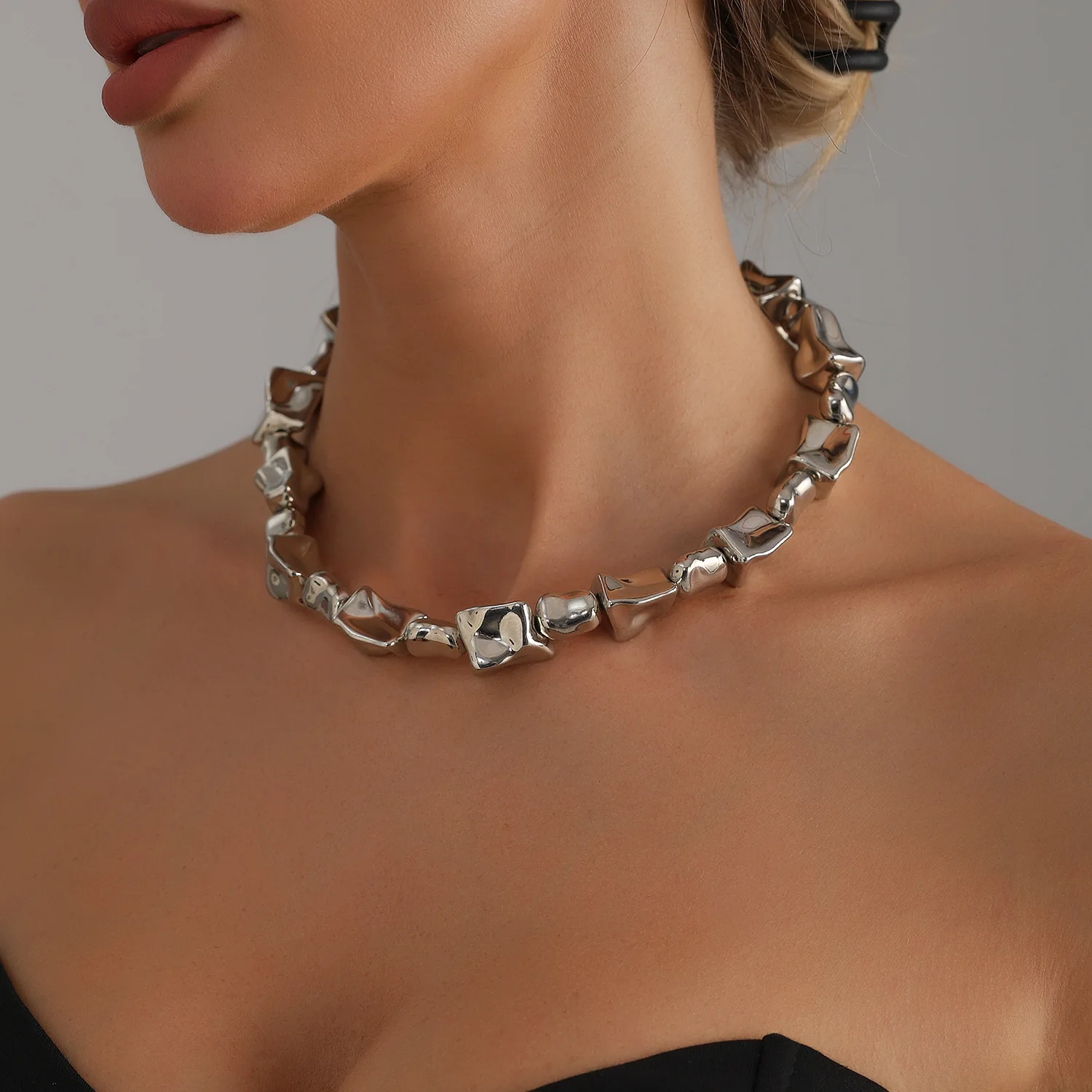 Minimalist Luxury Geometric Necklace Abstract Irregular Metal Pendant with Beaded Chain Artistic Statement Jewelry for Women