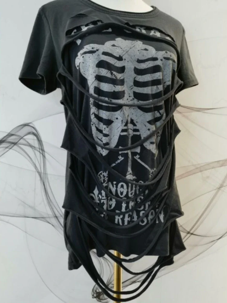 Falso in due pezzi T-shirt da donna Streetwear Hip Hop Goth Top Harajuku Grunge Y2k Top Vintage Black Skull Strappato Hollow Tees 2024