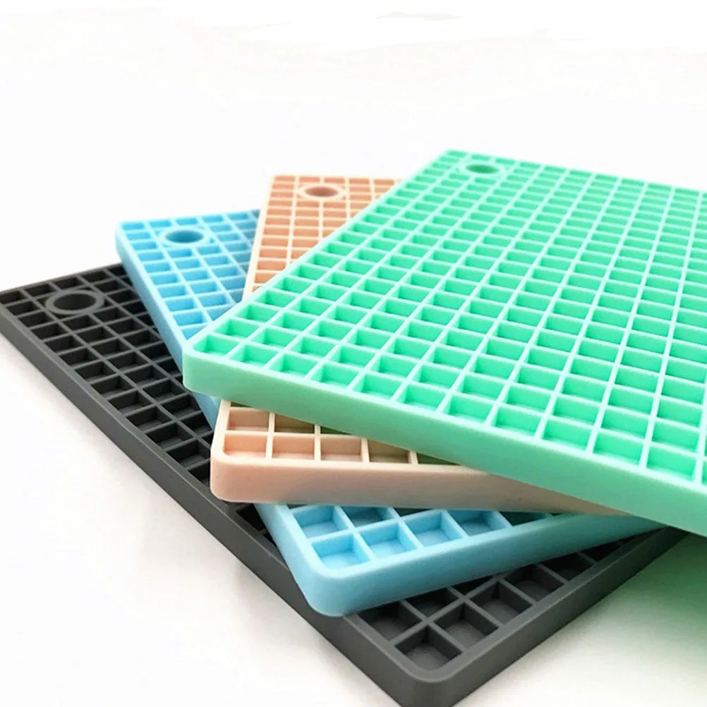 

2Pcs Multi-Use Silicone Table Placemats with Grid Texture Heat Protection Coaster for Home Light Green Silicone Coasters