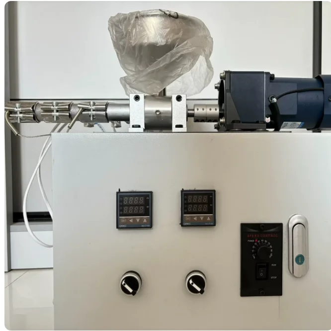 220V Benchtop Plastic Injection Molding Machine – Single Screw Extruder for PP, PVC, ABS, PE Material Processing