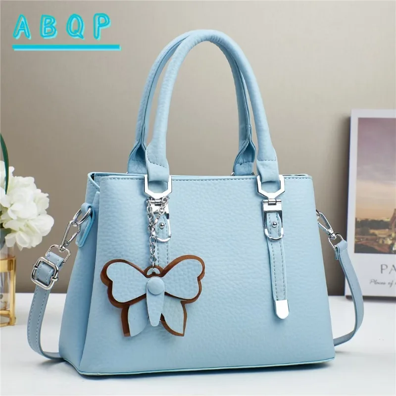 

New Women's Handbags Luxury Brand Fashion Women's Shoulder Crossbody Bag Butterfly Pendant Large Capacity Casual Women's Bag
