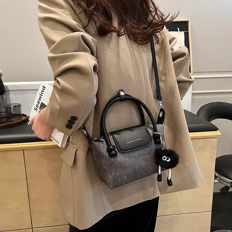 Small Handbag Women 2024 New Fashion Texture Commuter Bag Senior Sense Popular Cross-body Bag