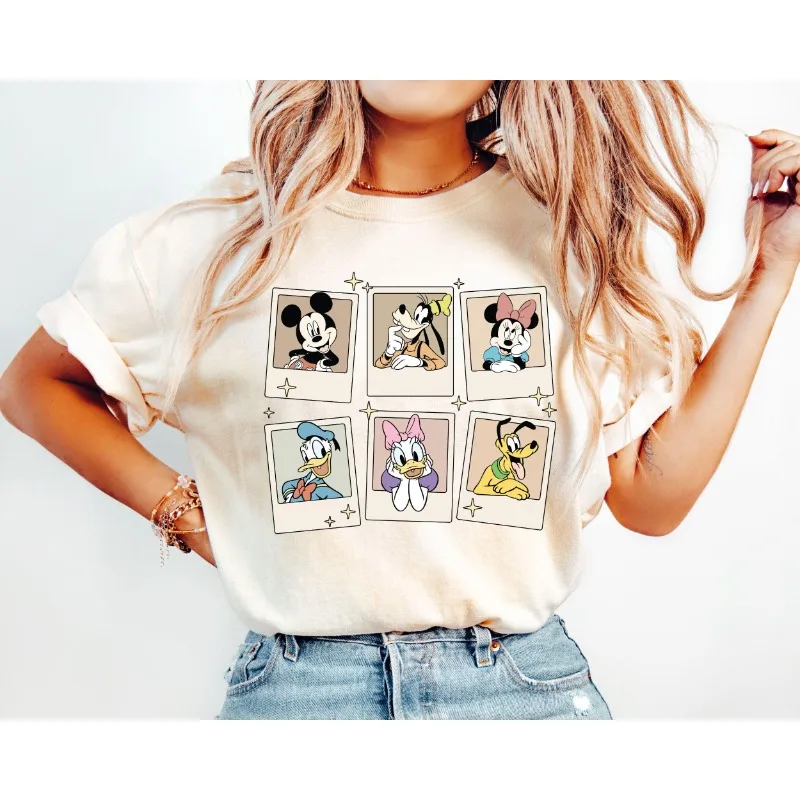 เสื้อฤดูร้อนปี 2025 รุ่นใหม่ เสื้อพอลารอยด์ลายมิกกี้และผองเพื่อน เสื้อสวนสนุก เสื้อคอร์ท เสื้อท่องเที่ยว ไซส์ใหญ่